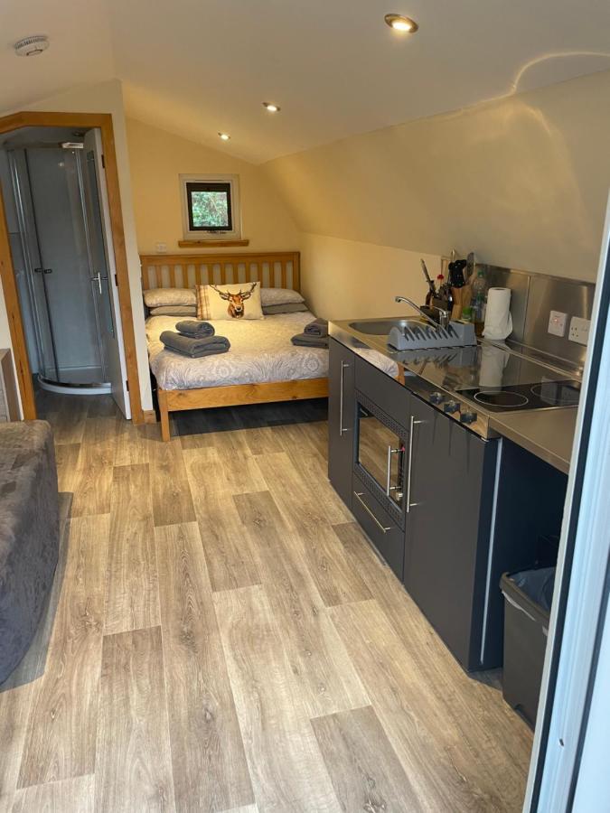 Morvan Pod & Hot Tub Форт-Уильям Экстерьер фото